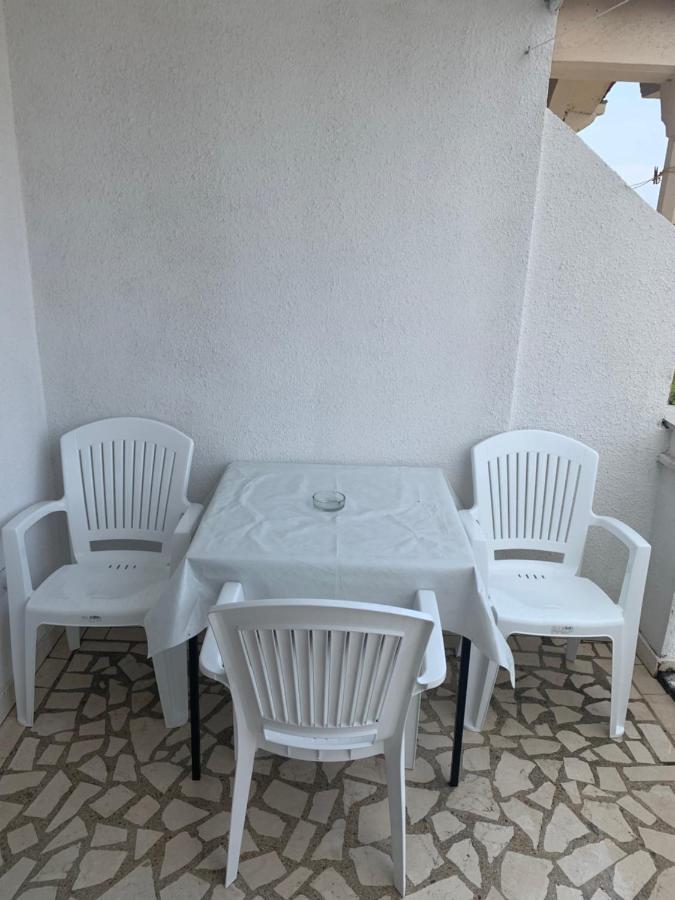 Guesthouse Vila Tamburic Бечичі Екстер'єр фото
