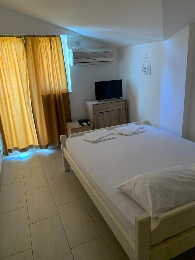 Guesthouse Vila Tamburic Бечичі Екстер'єр фото