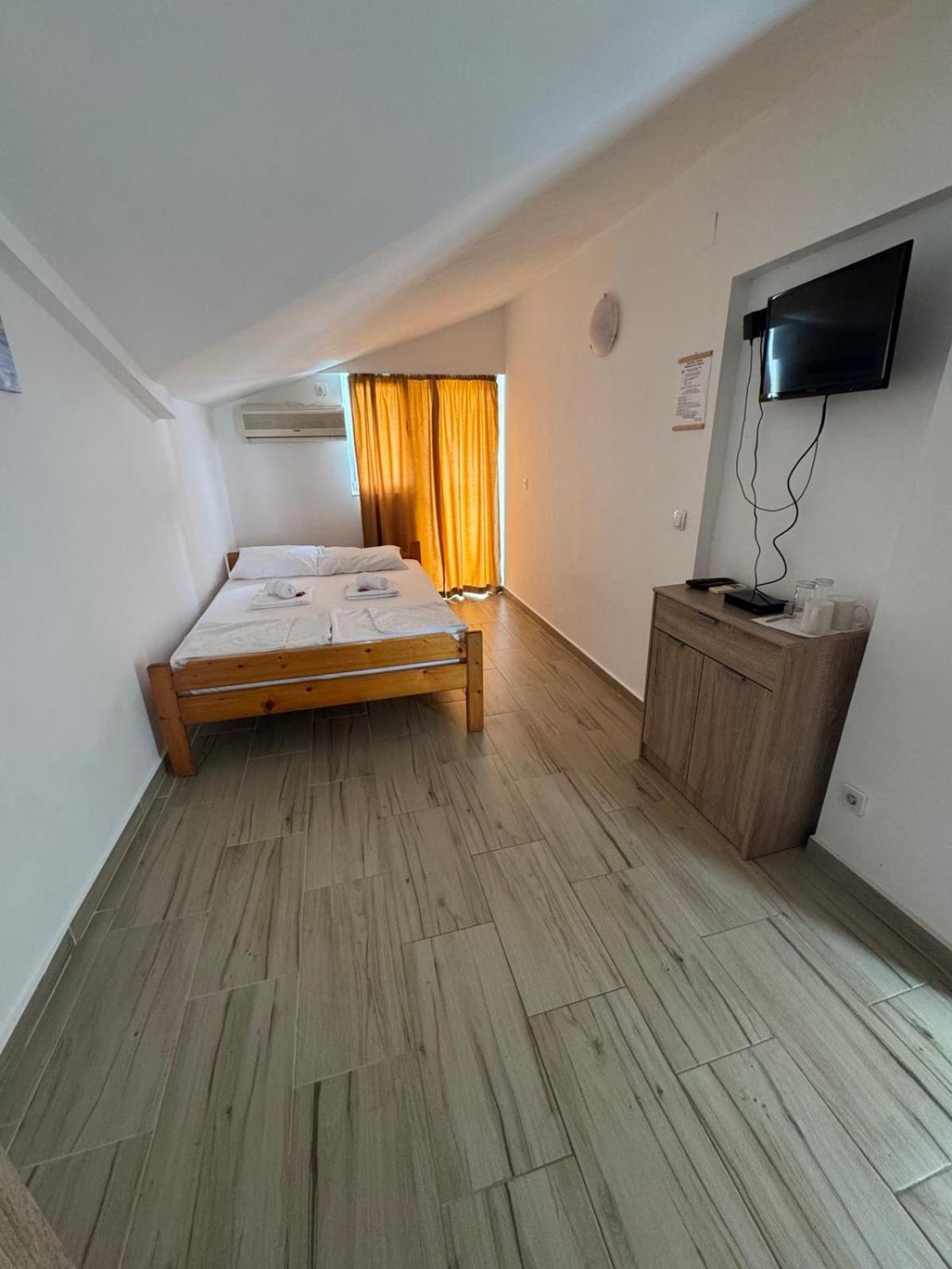 Guesthouse Vila Tamburic Бечичі Екстер'єр фото